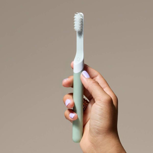 quip Plastic Electric Toothbrush - Pink