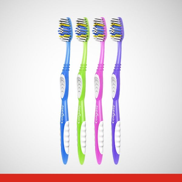 Colgate Extra Clean Manual Toothbrush - Soft
