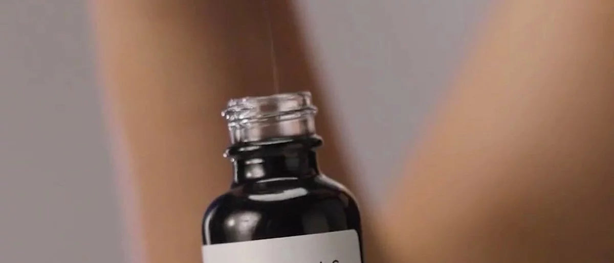 Minimalist Vitamin C + E + Ferulic 16% Face Serum - 1 fl oz